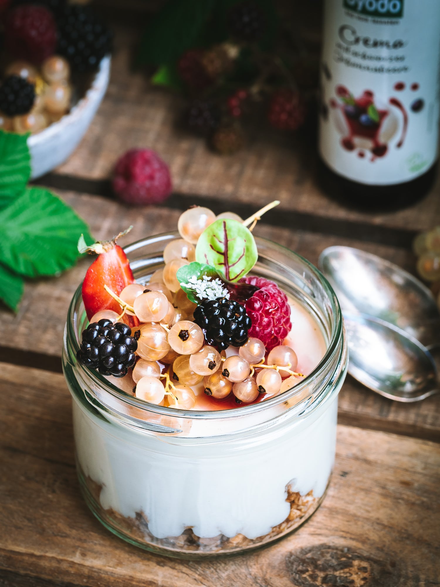 Cheesecake im Glas mit Beeren &amp; Balsamico